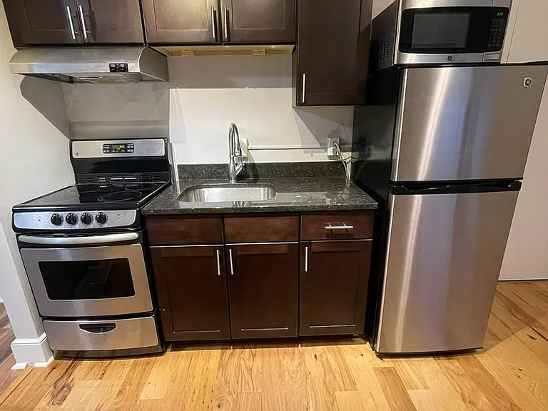301 Main St — Photo 18