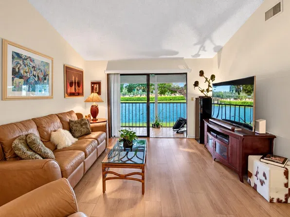 15301 Pembridge Avenue #61, Delray Beach, FL 33484