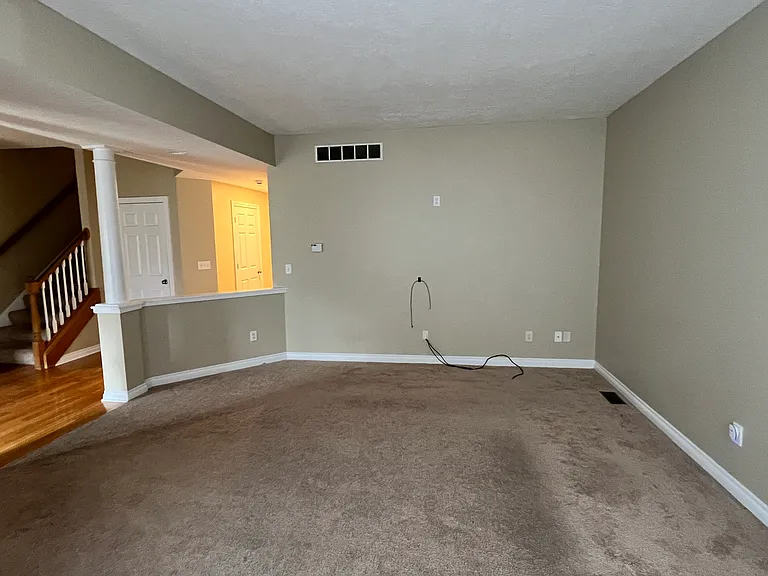 2122 Clinton St — Photo 7