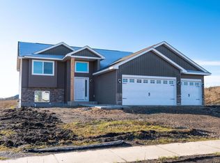 538 Winkler Trl N, Cologne, MN 55322