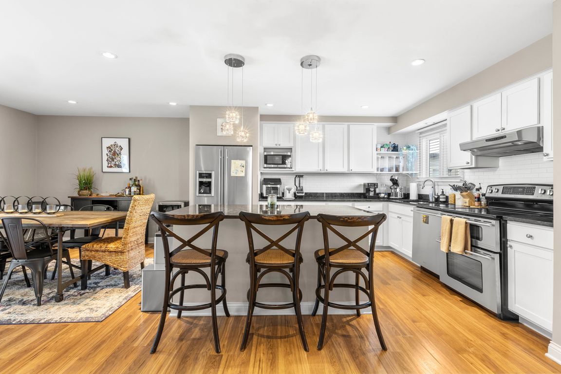 next background image