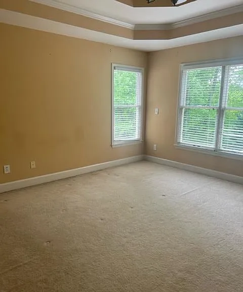 585 Oakmont Hl — Photo 4