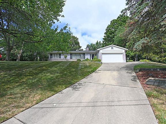 3rd image of 7363 Commonwealth Dr