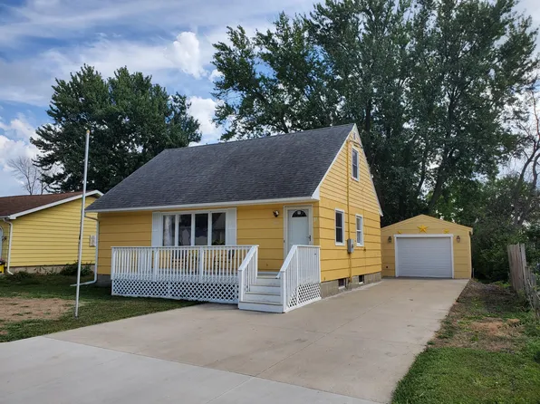 12 2nd St NW, Byron, MN 55920