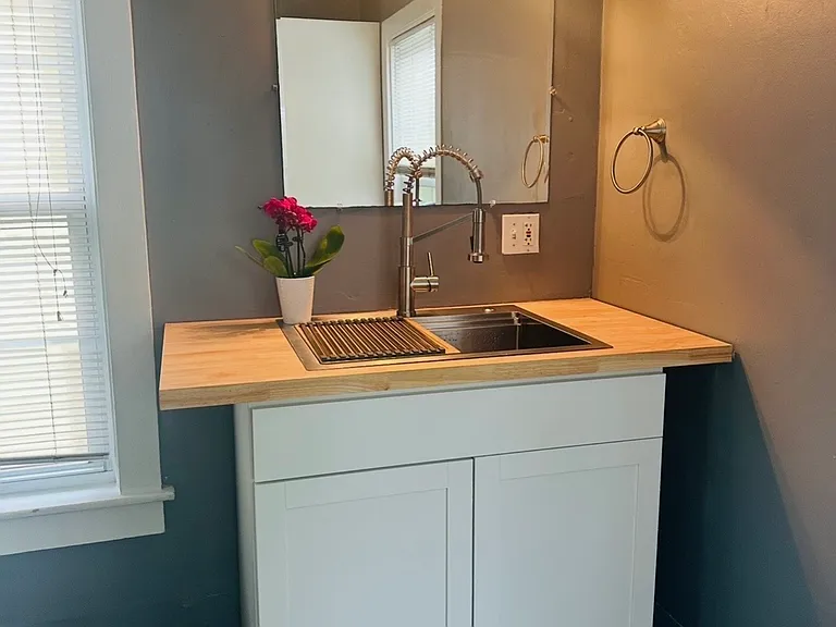 8 Vernon St #2 — Photo 5