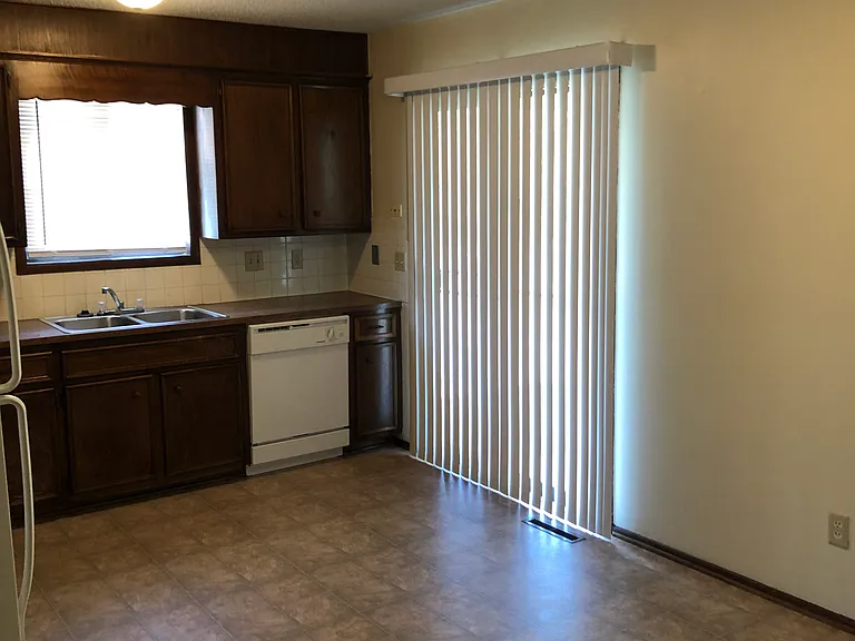 3118 S Pinecrest St — Photo 3