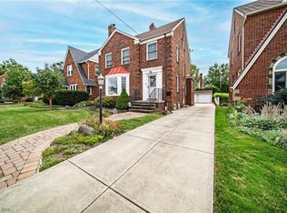 21570 Edgecliff Dr, Euclid, OH 44123