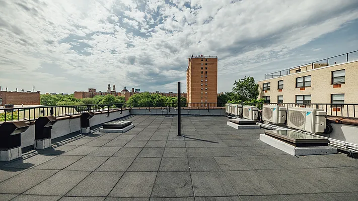 Rented by Nooklyn NYC LLC | media 13