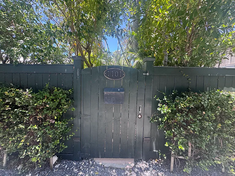 1101 Von Phister St — Photo 2