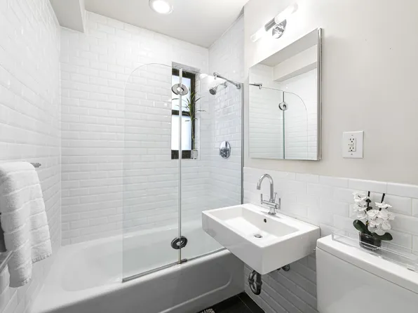 330 East 70th Street 2H image 7 of 7