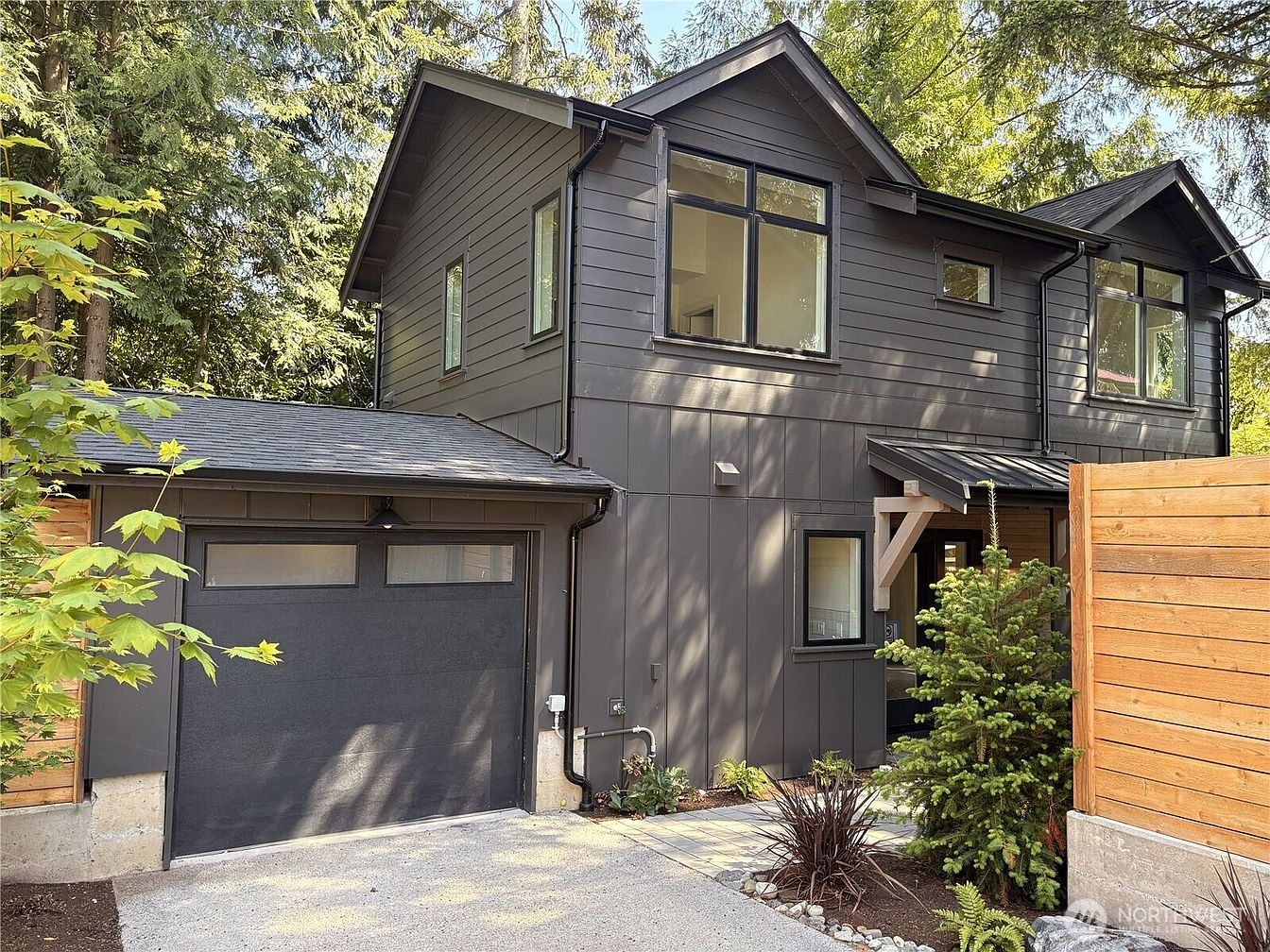 1st image of 3024 NE 95th Street