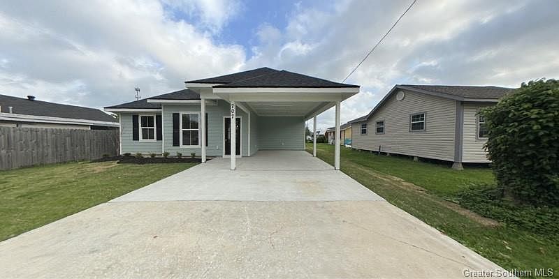 1st image of 707 Live Oak St