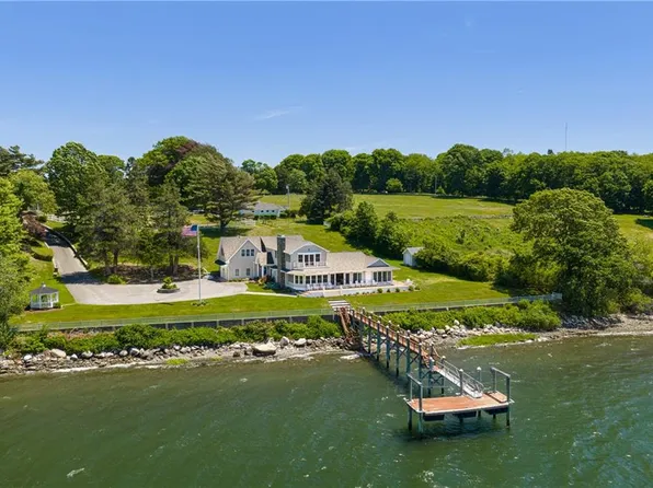 149 Nanaquaket Rd, Tiverton, RI 02878
