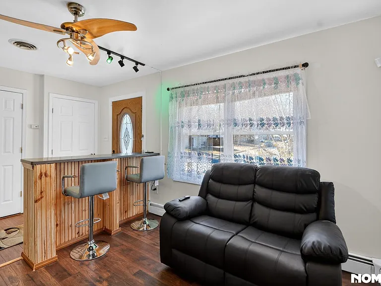14714 Edgewater Dr — Photo 3