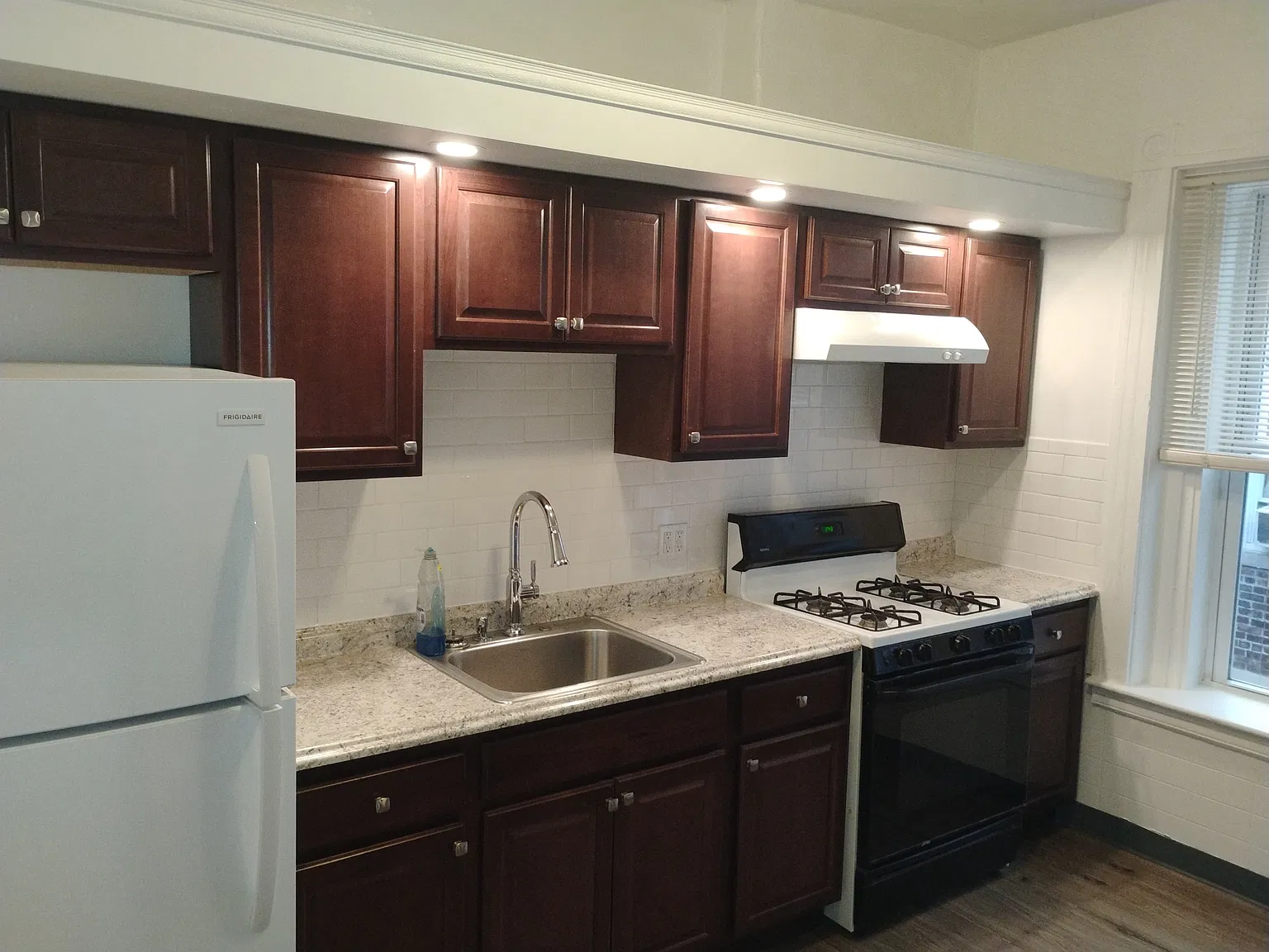 73 Westland Ave — Photo 1