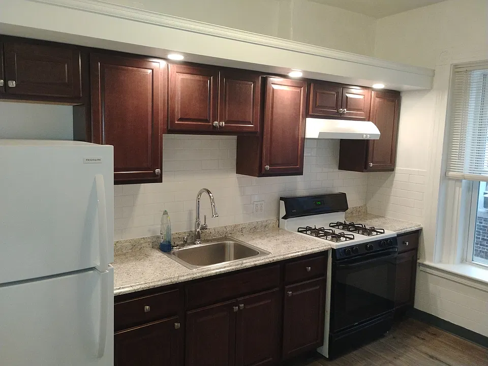 73 Westland Ave #4