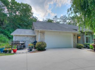 1851 Augusta National Rd, Blacksburg, VA 24060