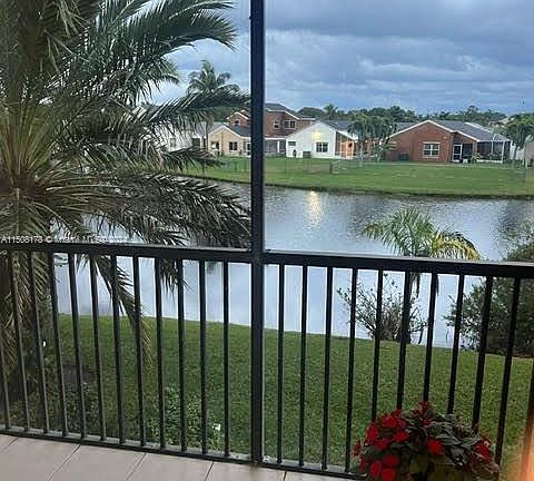 4th image of 15714 E Waterside Cir APT 204