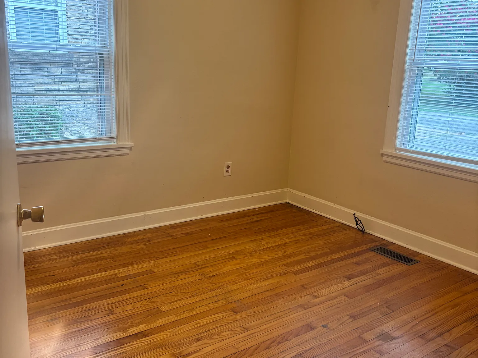 3 bed, 1200 sqft, $1,275 — Photo 4