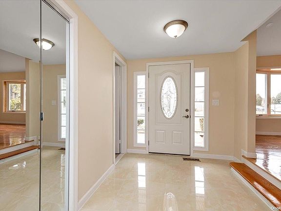 2nd image of 77 Sunnyside Lane