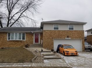 1666 Charleston Ct, Melrose Park, IL