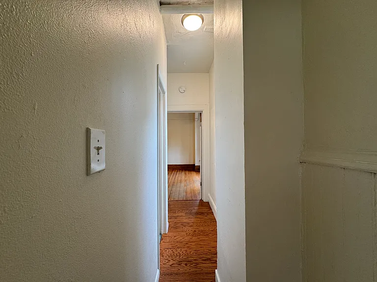 1638 N High St #1 — Photo 10
