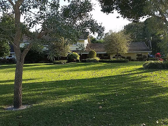 3rd image of 9480 NW 40th St