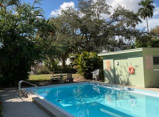 202-2544 1st St #202, Fort Myers, FL 33901