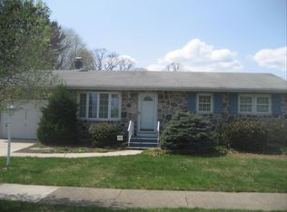 2088 Kensington Rd, Bethlehem, PA 18018