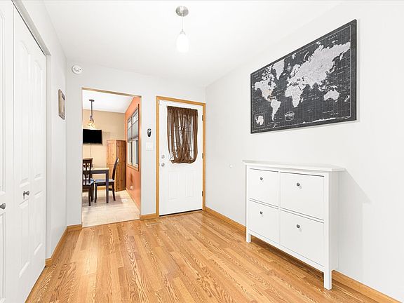 5th image of 102 Paxton Ln