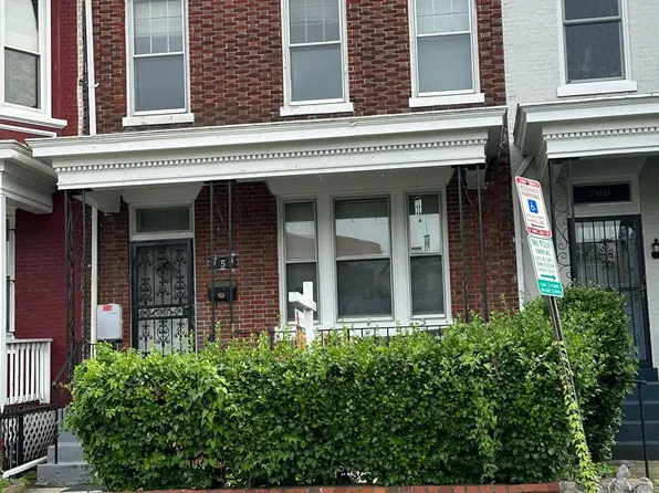 758 Newton Pl NW, Washington, DC 20010