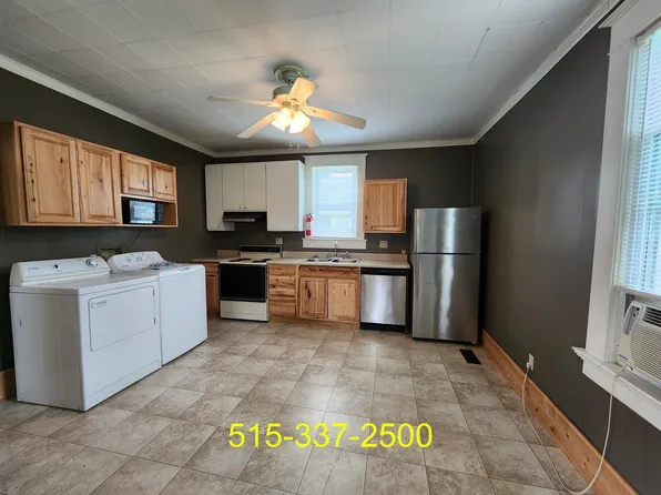 (undisclosed Address), Pella, IA 50219