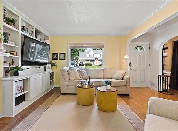 5th image of 7315 Campbell St