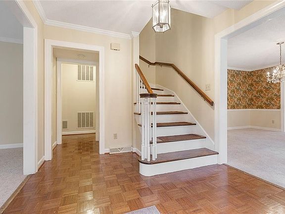 3rd image of 1227 Wales Dr