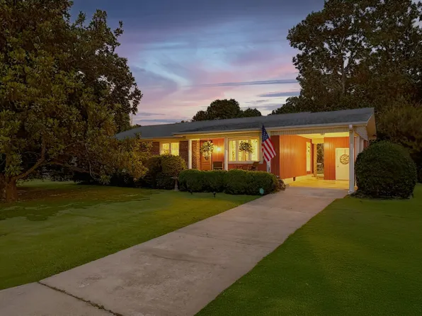 917 2nd Ave, Fayetteville, TN 37334