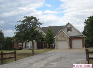 15603 Cherokee Blvd, Skiatook, OK 74070