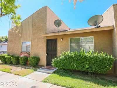 4200 Rollingstone Dr, Las Vegas, NV, 89103