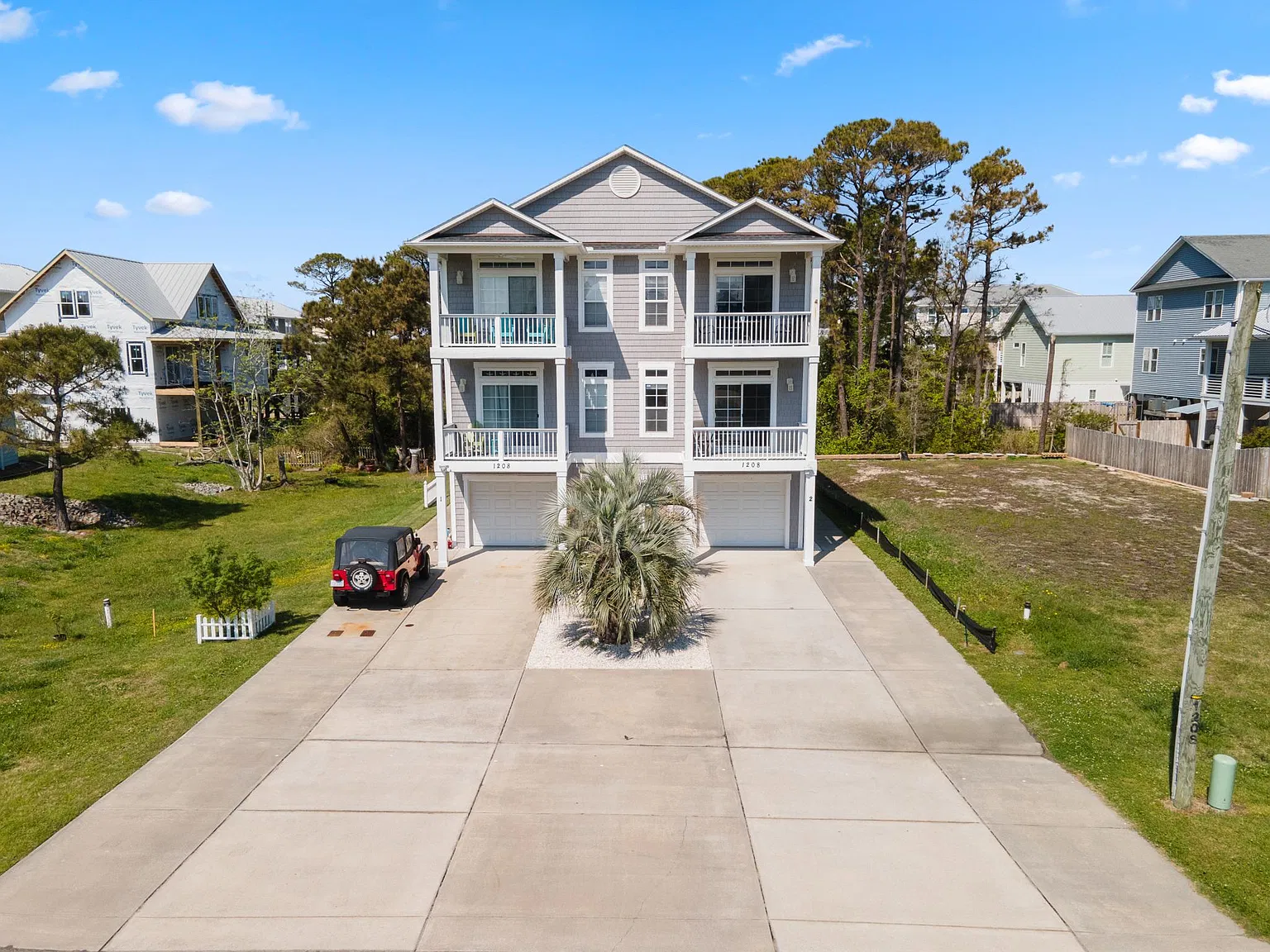 5 bed, 2156 sqft, $3,995 — Photo 3