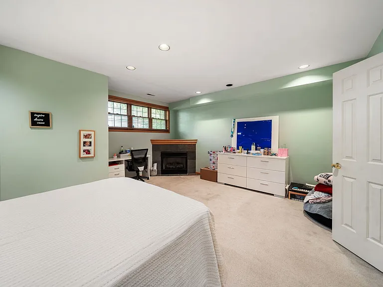 1451 W Walton St #1 — Photo 17