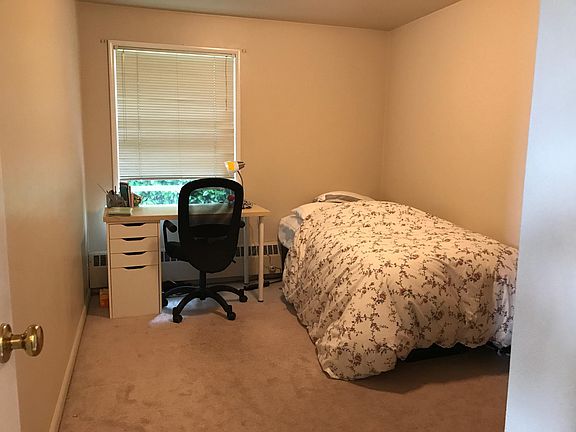 4th image of 5243 22nd Ave NE APT 4
