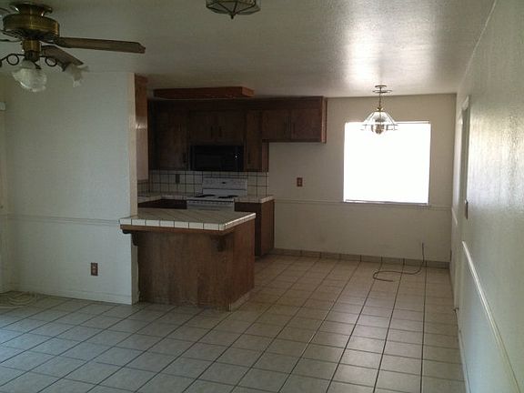 3rd image of 950 Plum Ct