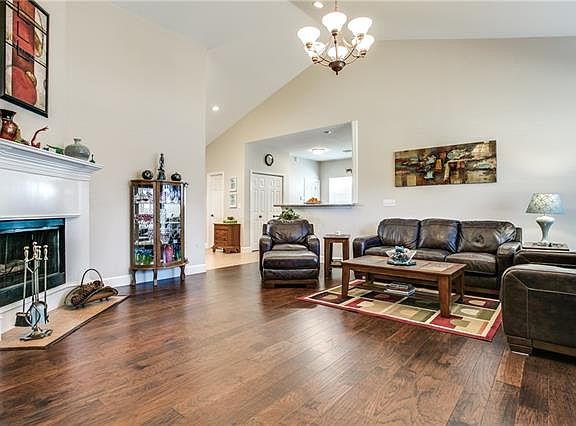 5th image of 1004 Seabrook Dr
