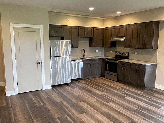 2nd image of 400 E Hillcrest Dr #202