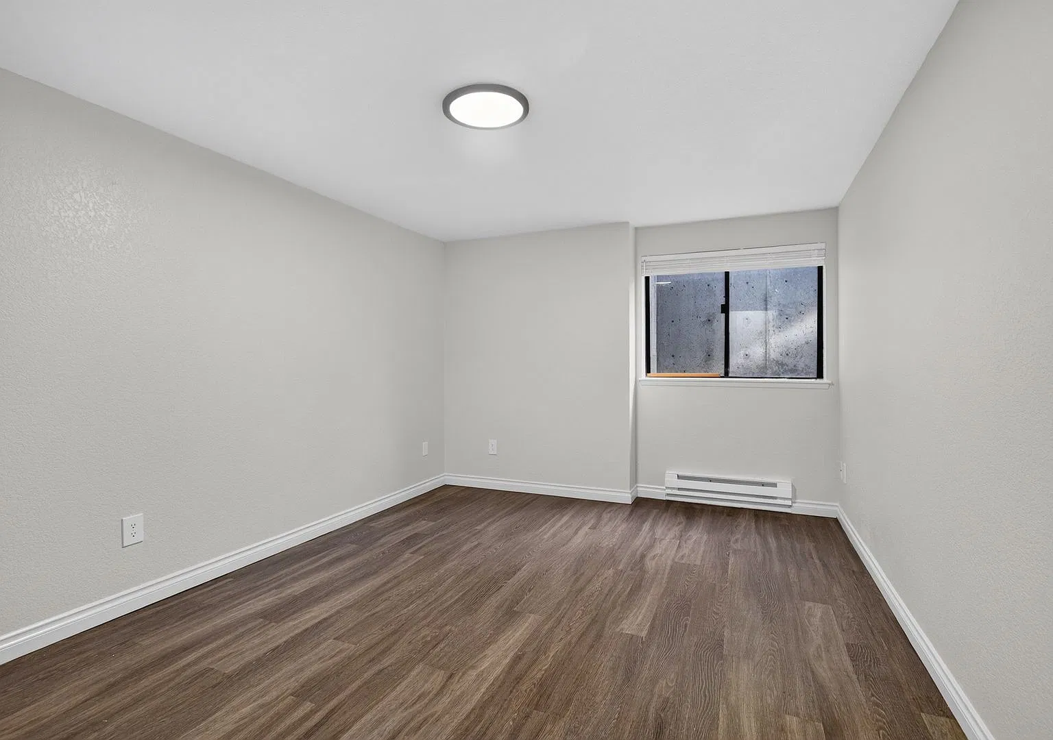 Francis Apartments — Photo 4
