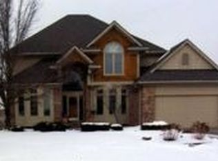 6008 Petros Dr, West Bloomfield, MI 48324