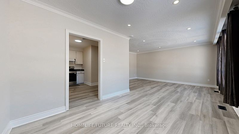 Toronto House for rent - 5 Bedrooms — photo 9