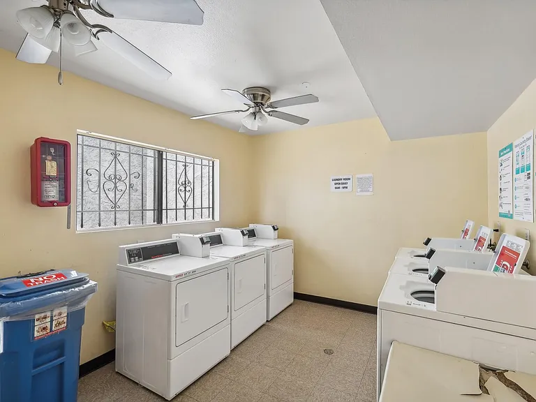 Valle at 9151 Kenwood — Photo 19