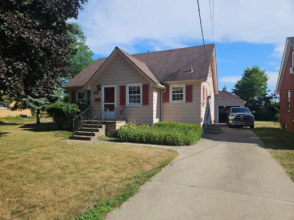 318 Kingsley Ave, Saint Joseph, MI 49085