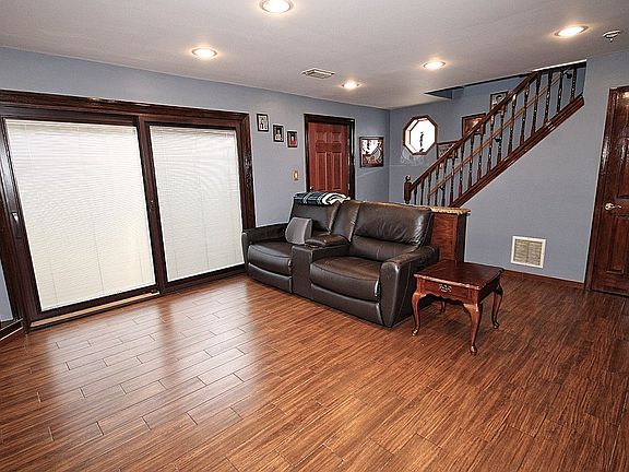 3rd image of 81A N Gannon Ave