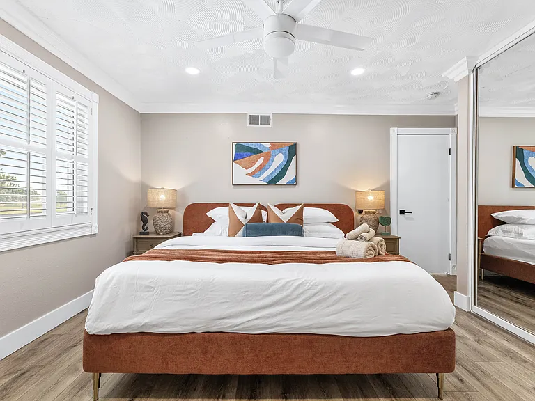8641 Acapulco Cir — Photo 46